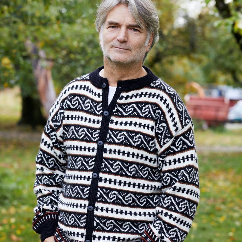 365-15 - Nordlandskofte til herre oppskrift